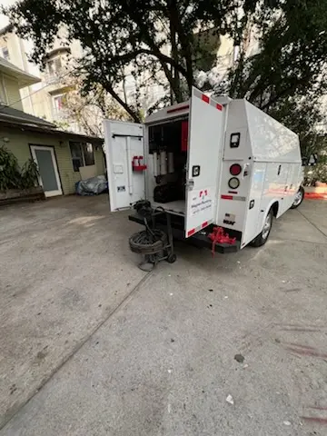 Magnet Plumbing service vehicle on-site for Water Heater Repair in Pamona Park